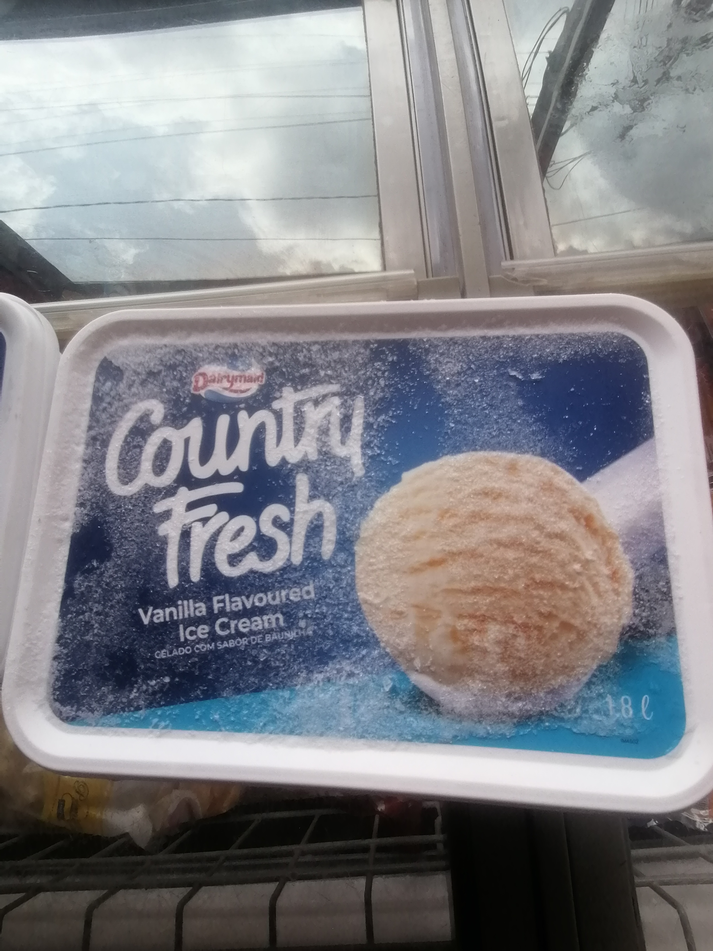 Country fresh vanilla ice cream 1.8L