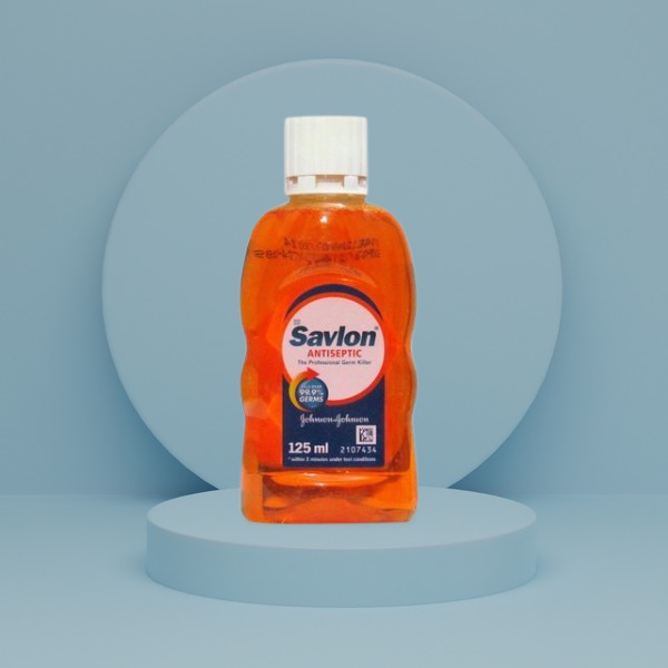 Savlon antiseptic liquid kills over 99.9 germs 125ml