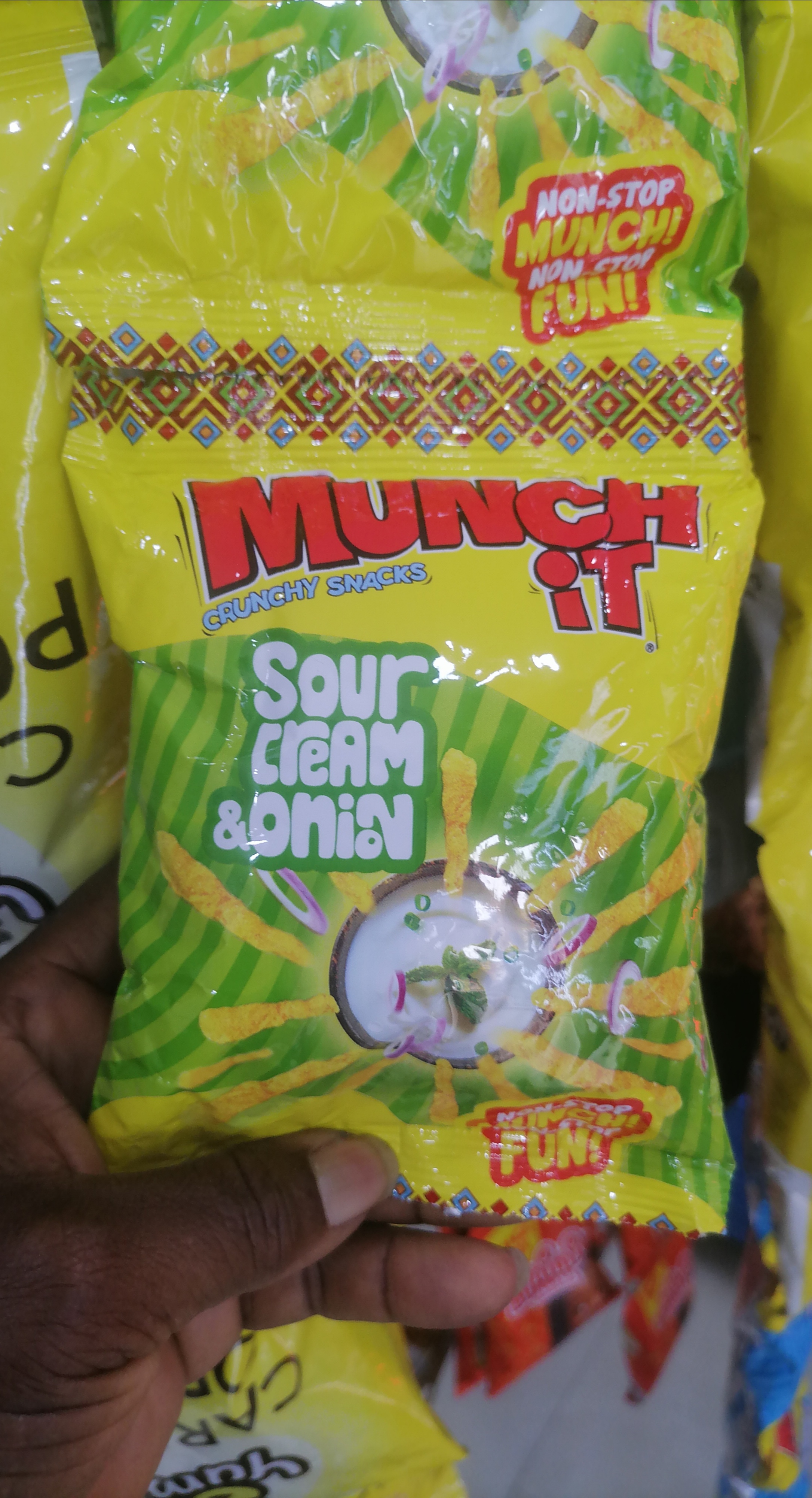 Munch it Sour Cream and Onion Crunchy Snack 